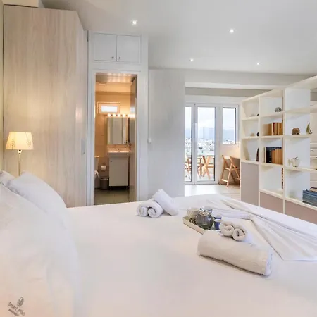 Apartment On Lionsquare With Sea And View